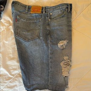 Levi’s Strauss blue ripped style jean shorts